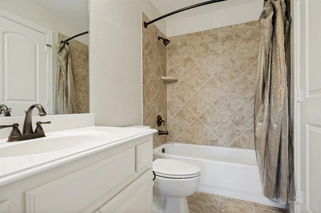 Photo of 671 Lakeridge Drive