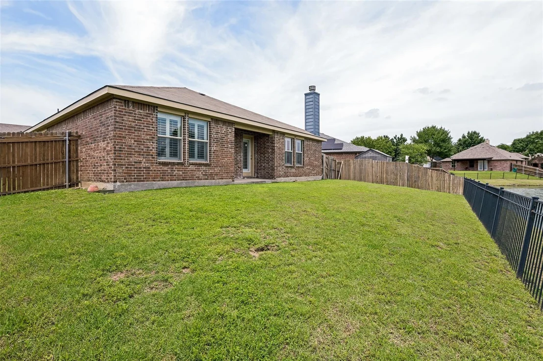 Photo of 1097 Luton Drive