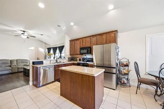 Photo of 1601 Applegate Way