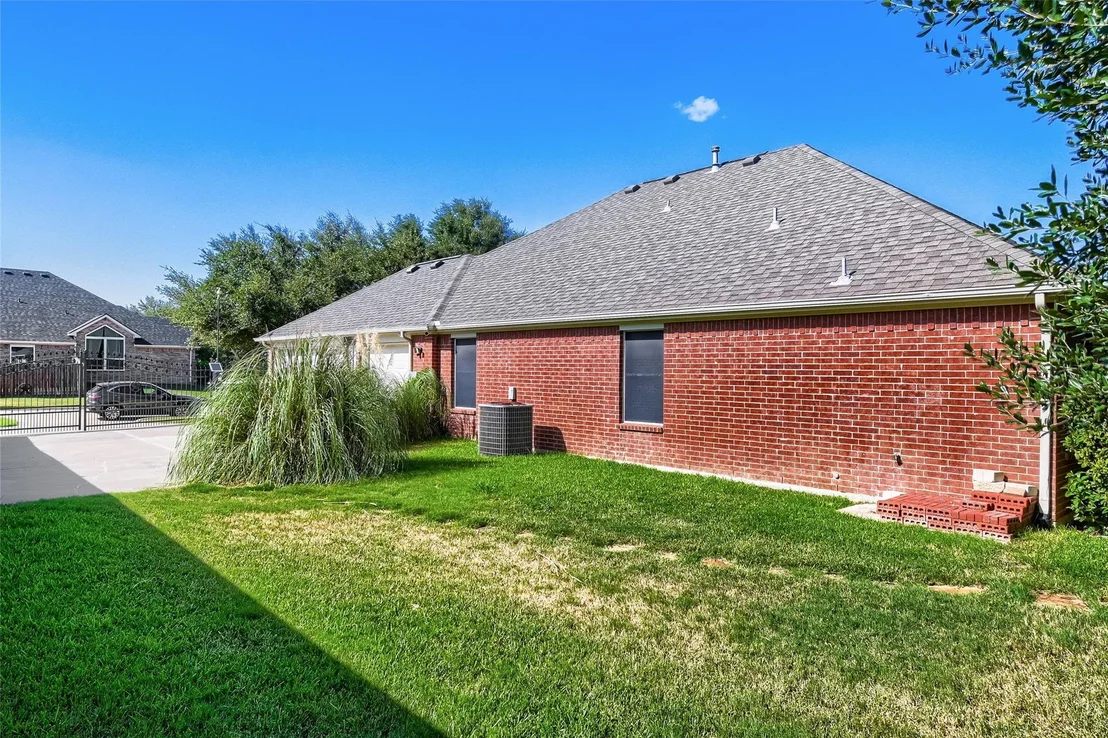 Photo of 1208 Dover Heights Trail