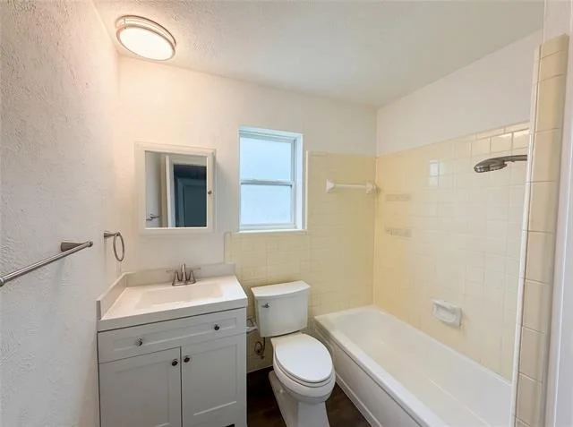 Photo of 913 Jayellen Court