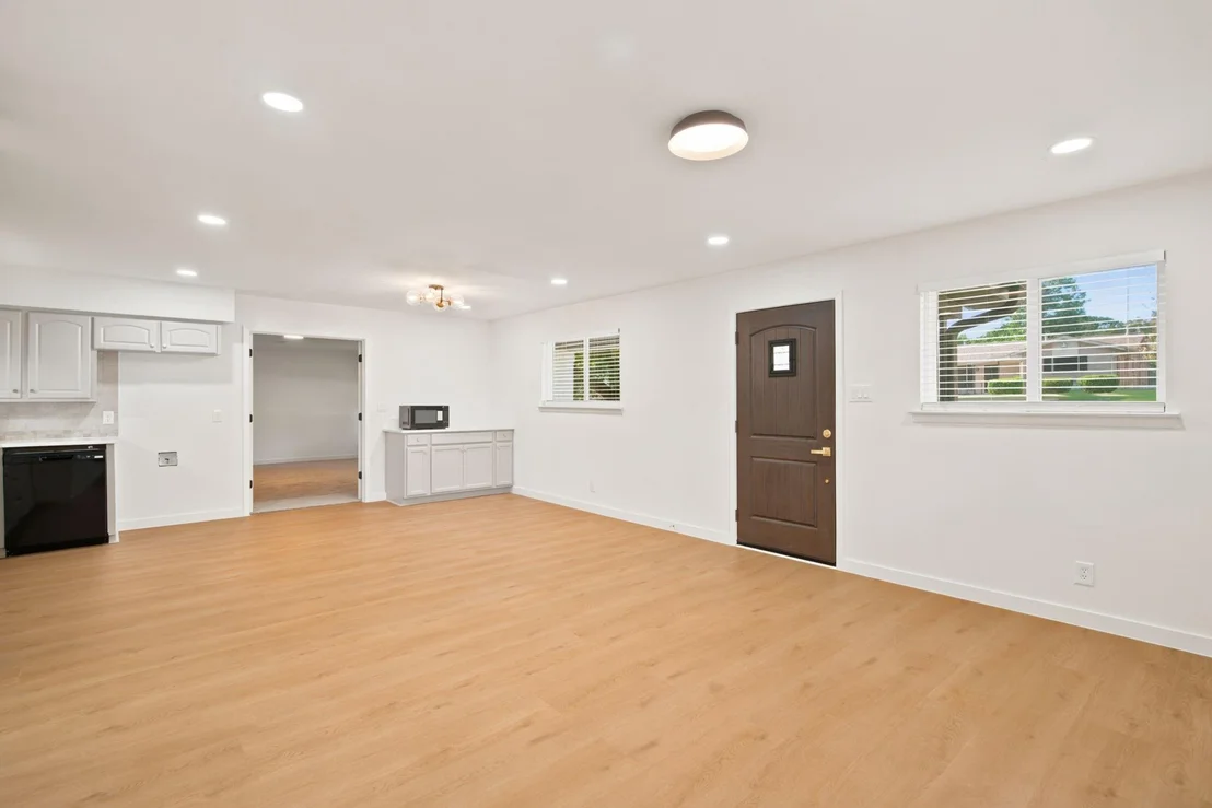 Photo of 6632 Ellis Road