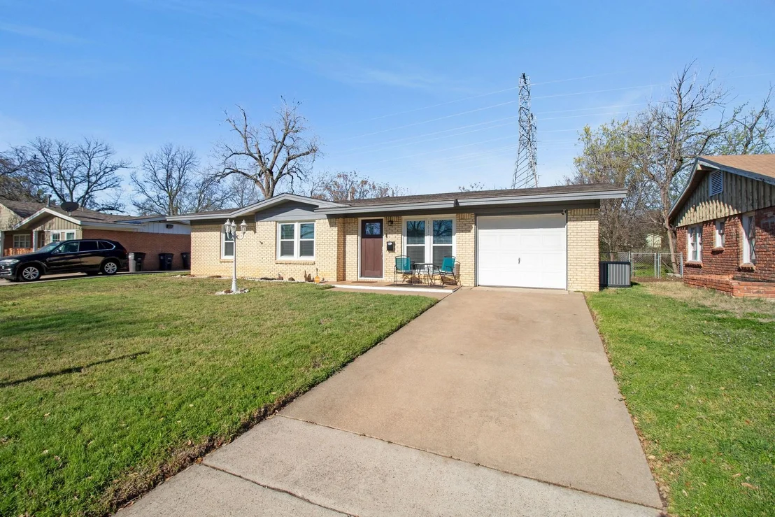 Photo of 1616 Grantland Circle