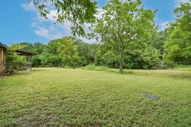 Photo of 116 Greentree Cir