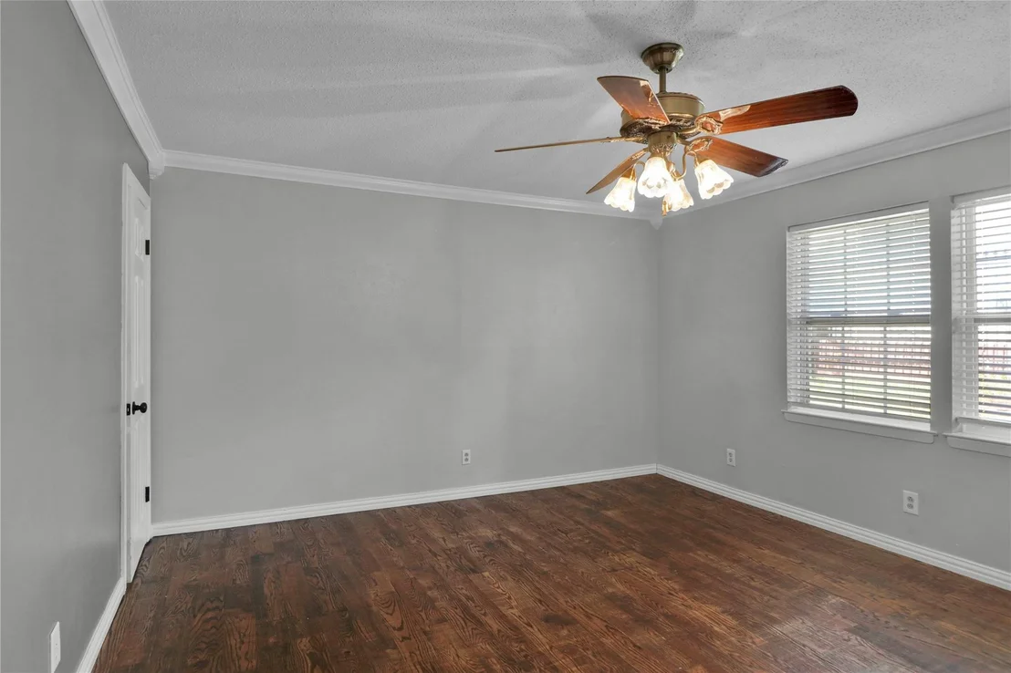 Photo of 2706 Oak Cliff Lane