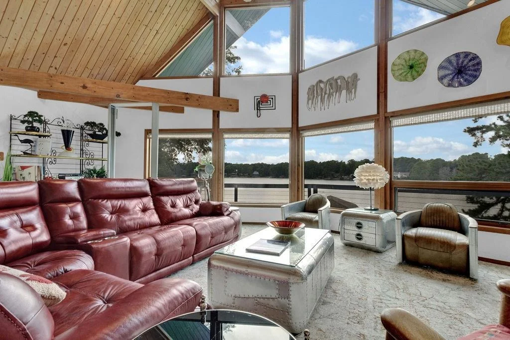 Photo of 334 Hideaway Lane Central