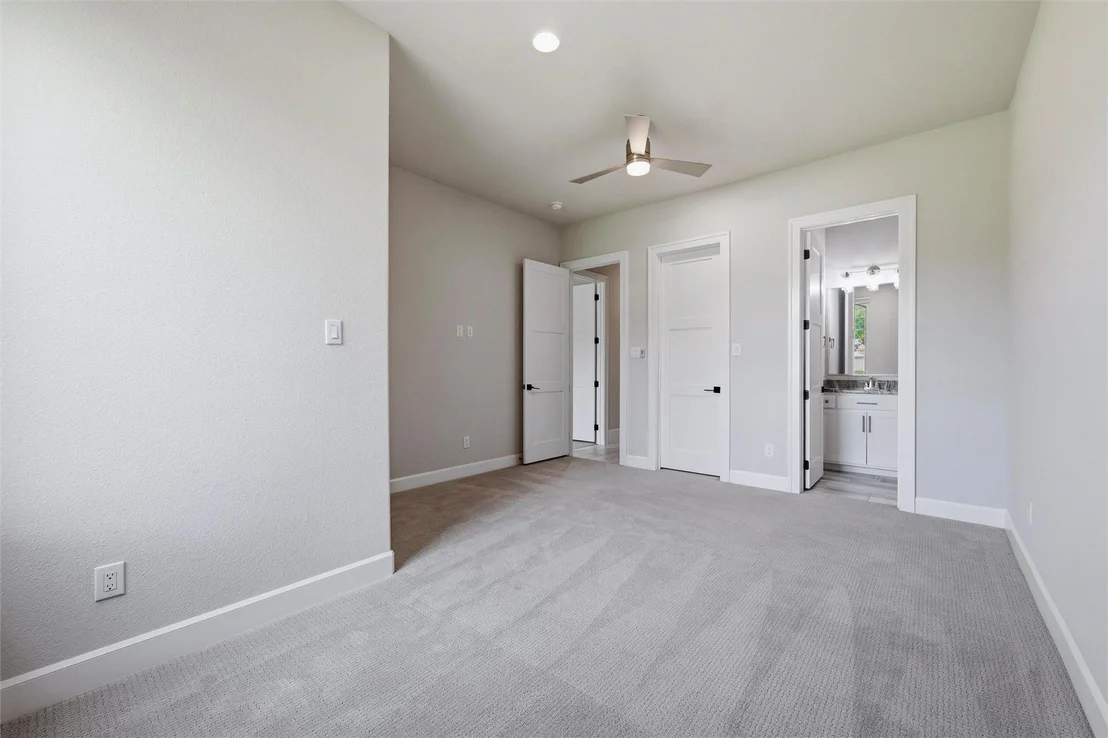 Photo of 1019 Country Way