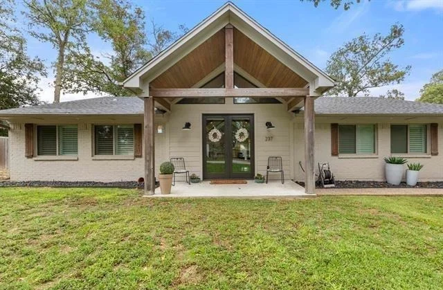 Photo of 237 E Hideaway