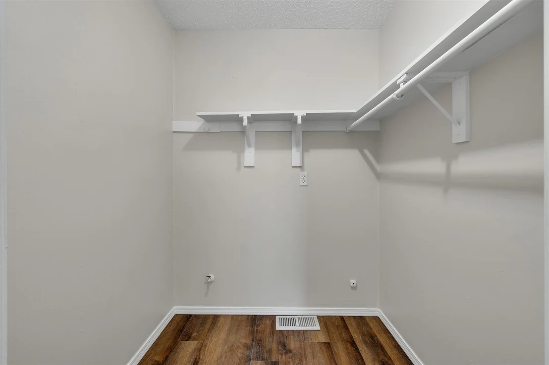 Photo of 209 Mistletoe Lane