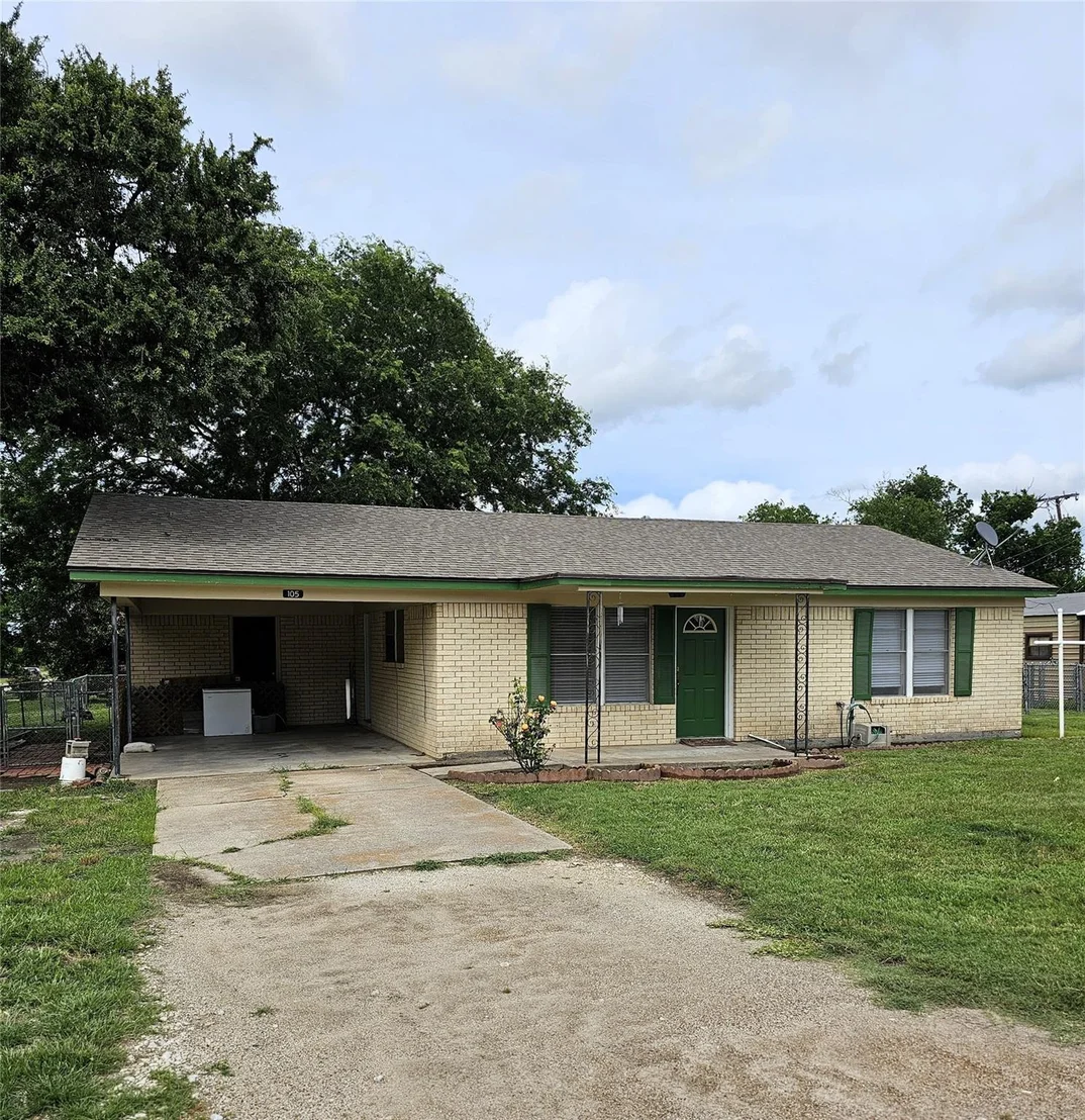Photo of 105 N 3rd Street