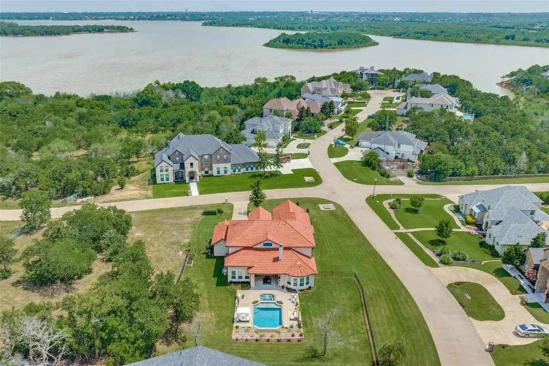Photo of 2501 Oak Bluff Drive
