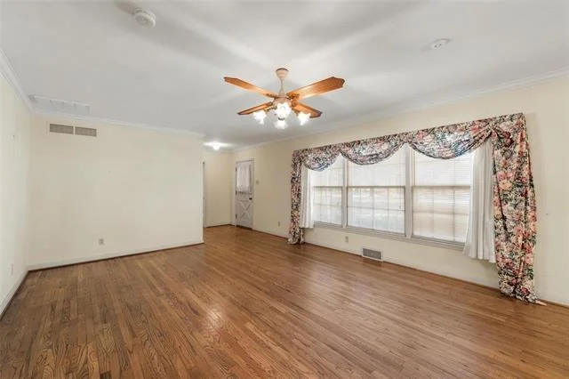 Photo of 4825 Hillcrest Drive