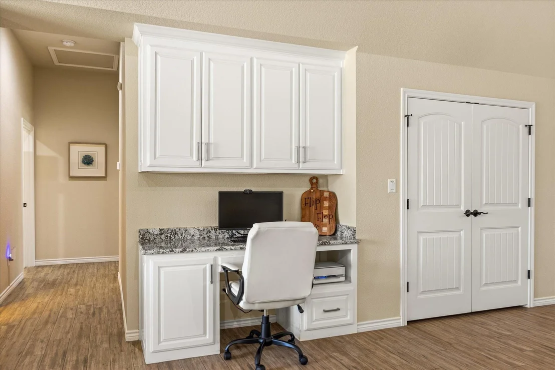 Photo of 4100 Apache Trail Court