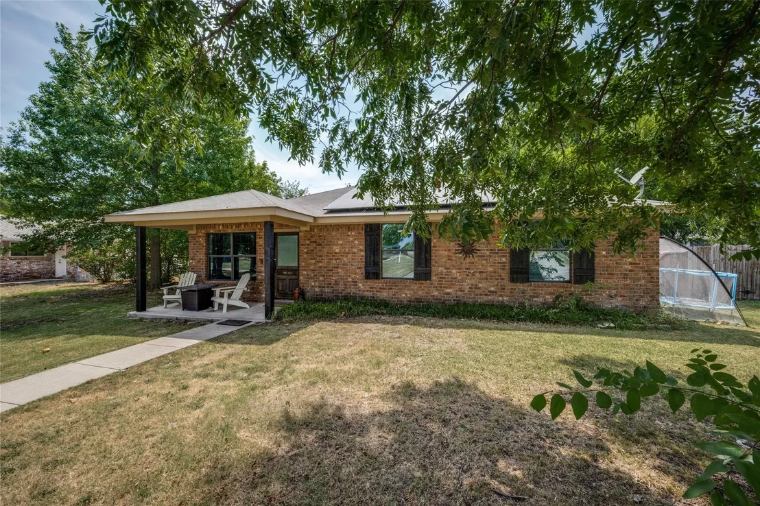 Photo of 105 N 7th Street