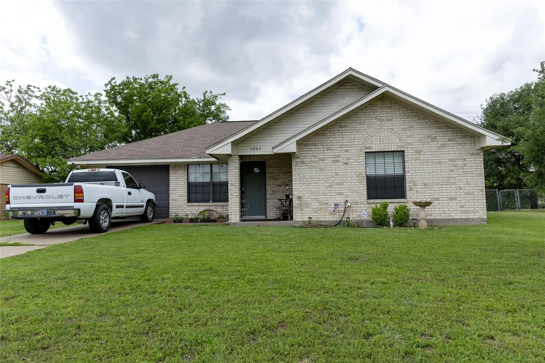 Photo of 1004 Clover Street