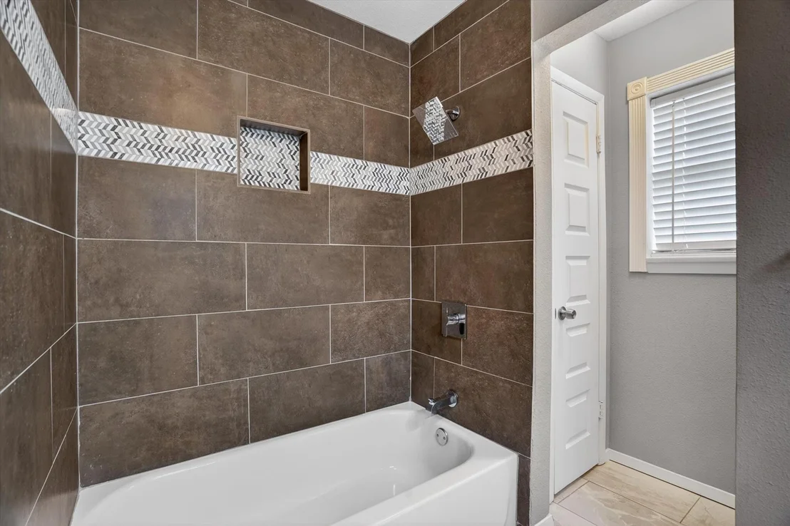 Photo of 6609 Genoa Road