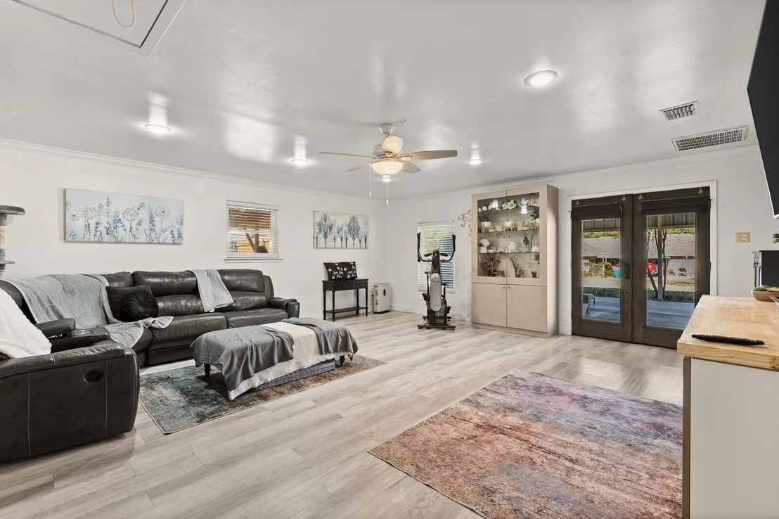 Photo of 210 S Booth Street