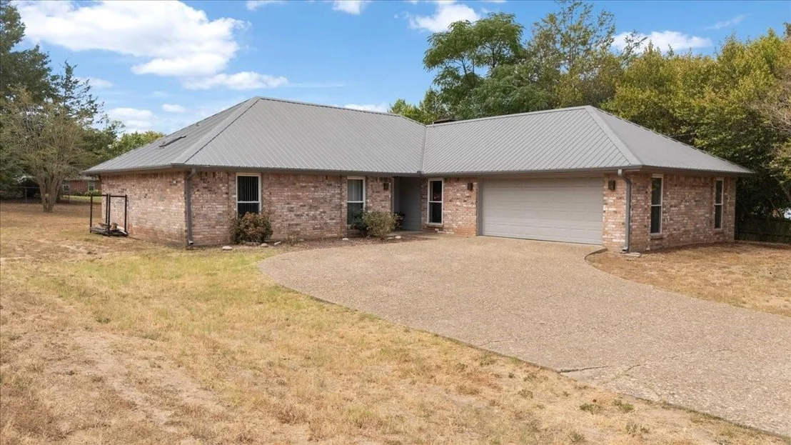 Photo of 306 Lone Star Lane