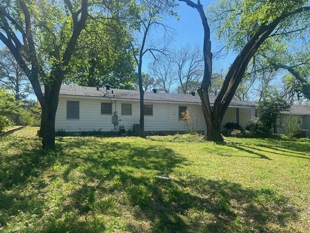 Photo of 1305 Hillcrest Drive