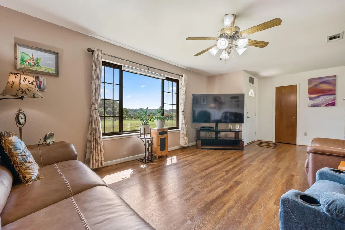 Photo of 2517 County Road 4240
