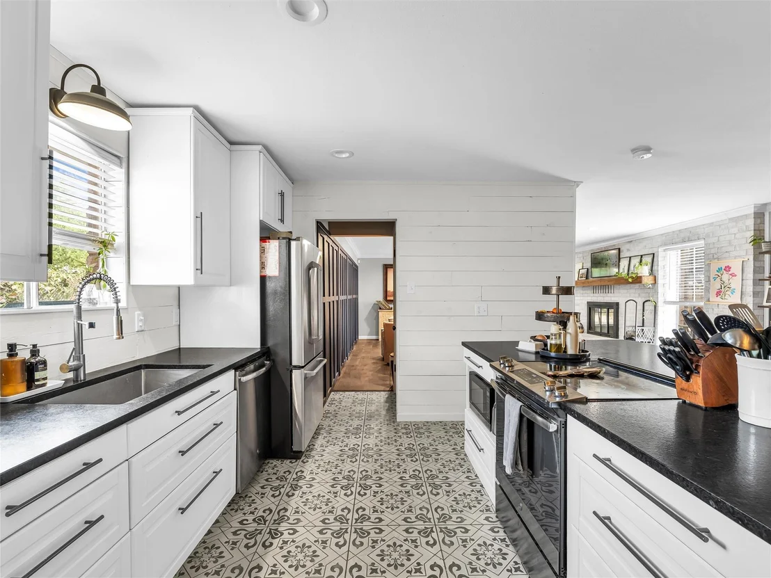 Photo of 1007 Melrose Drive