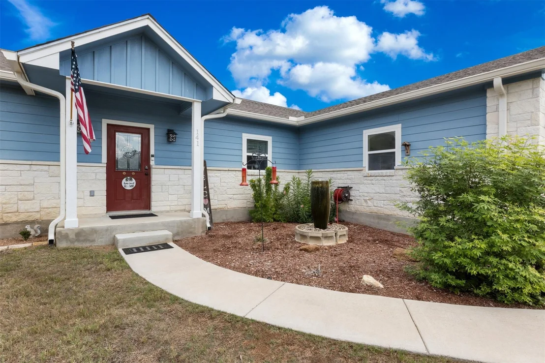 Photo of 141 Eagle Point Cove