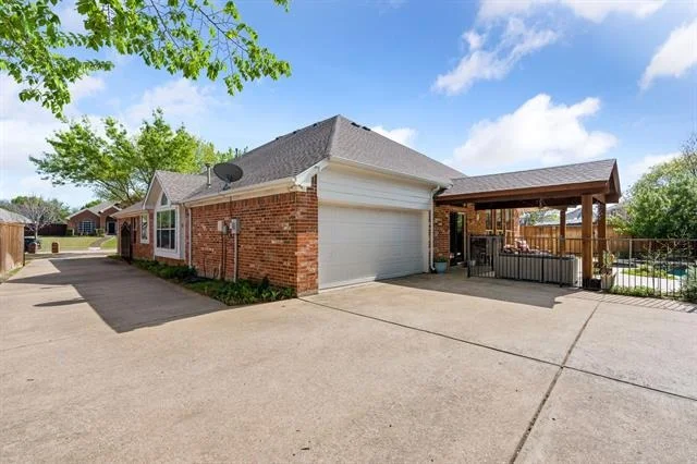 Photo of 416 Love Bird Lane