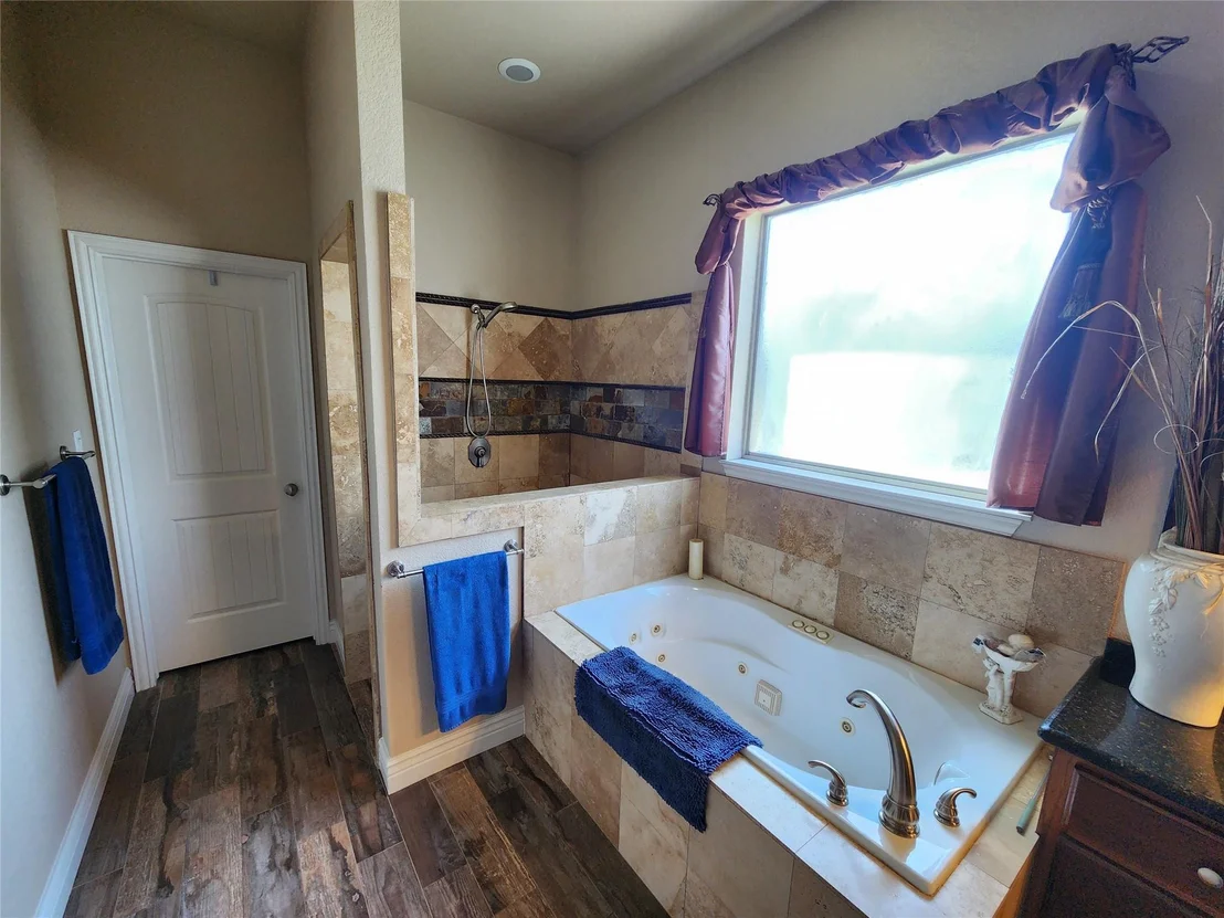 Photo of 6512 Singleton Road