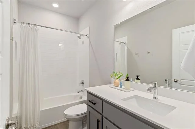 Photo of 1125 Knightsbridge Road