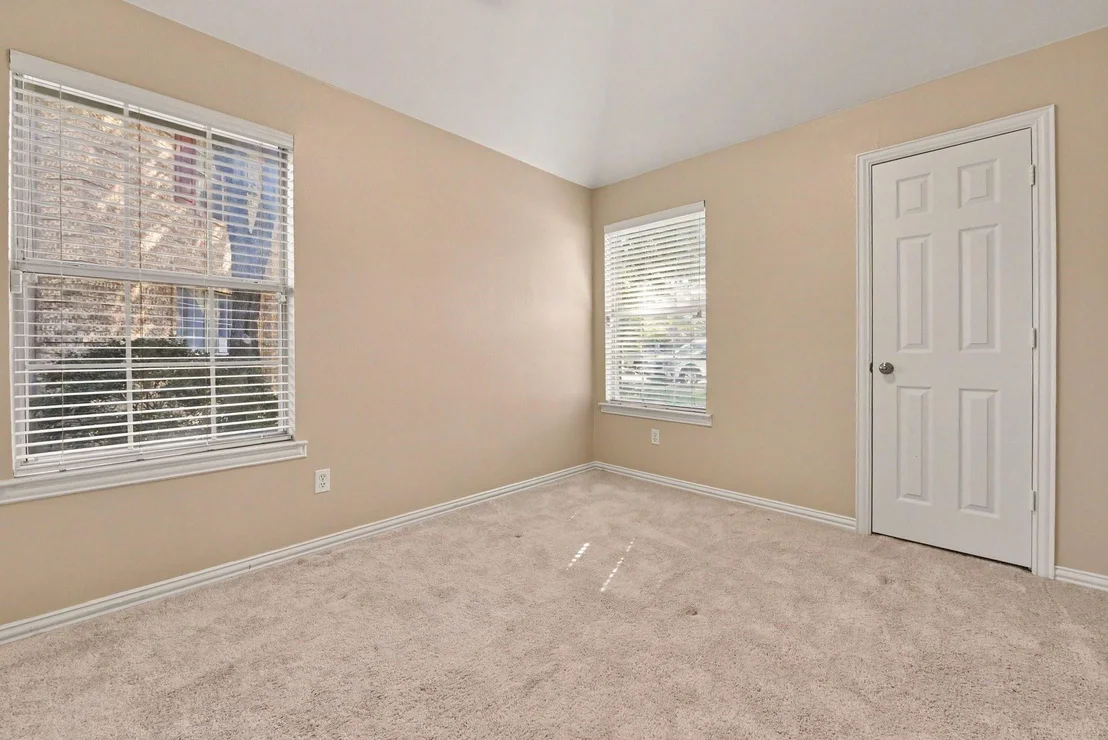 Photo of 401 Stonebridge Circle