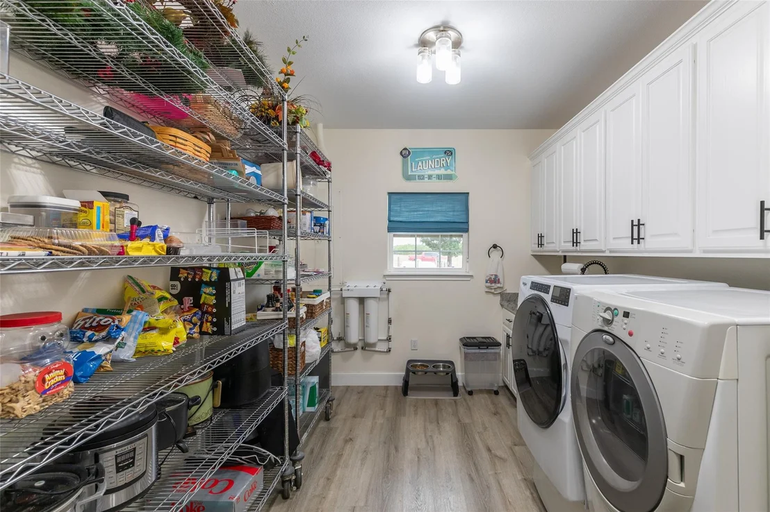 Photo of 582 Clark Road