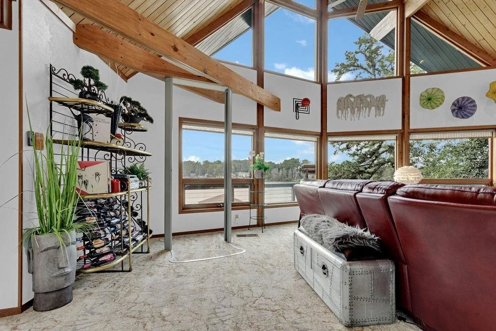 Photo of 334 Hideaway Lane Central
