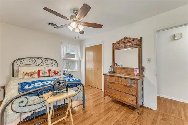 Photo of 1325 Royal Oaks Drive