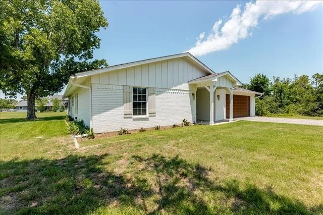 Photo of 104 Pontiac Drive