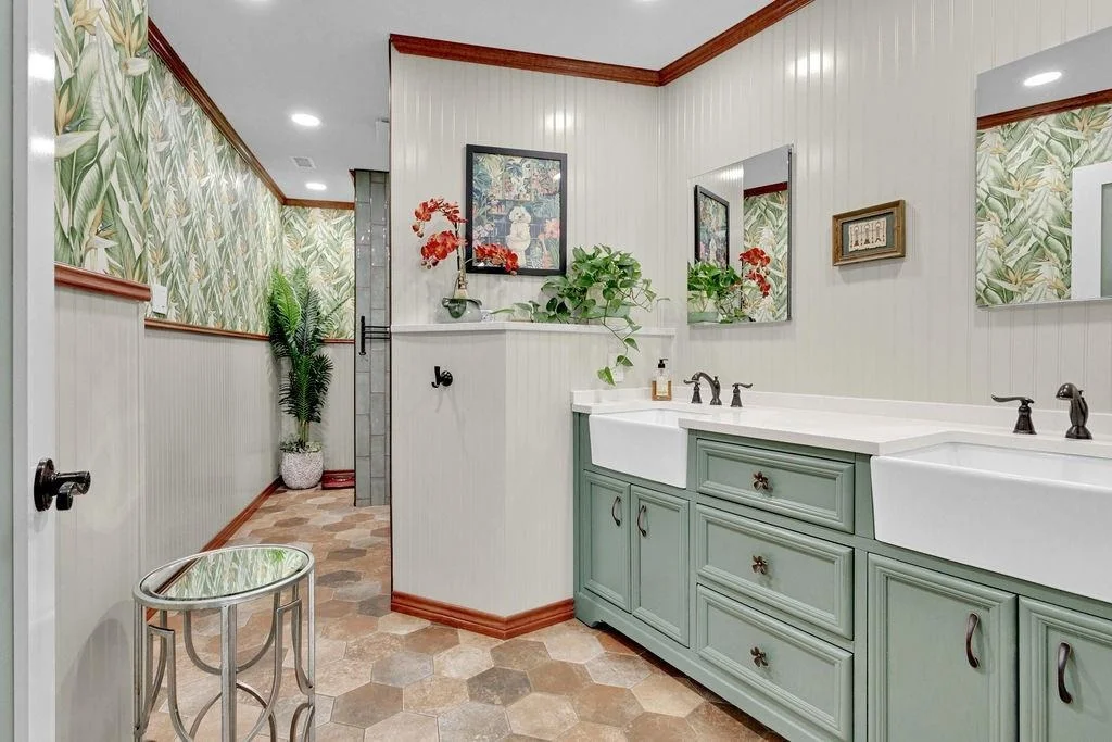 Photo of 334 Hideaway Lane Central