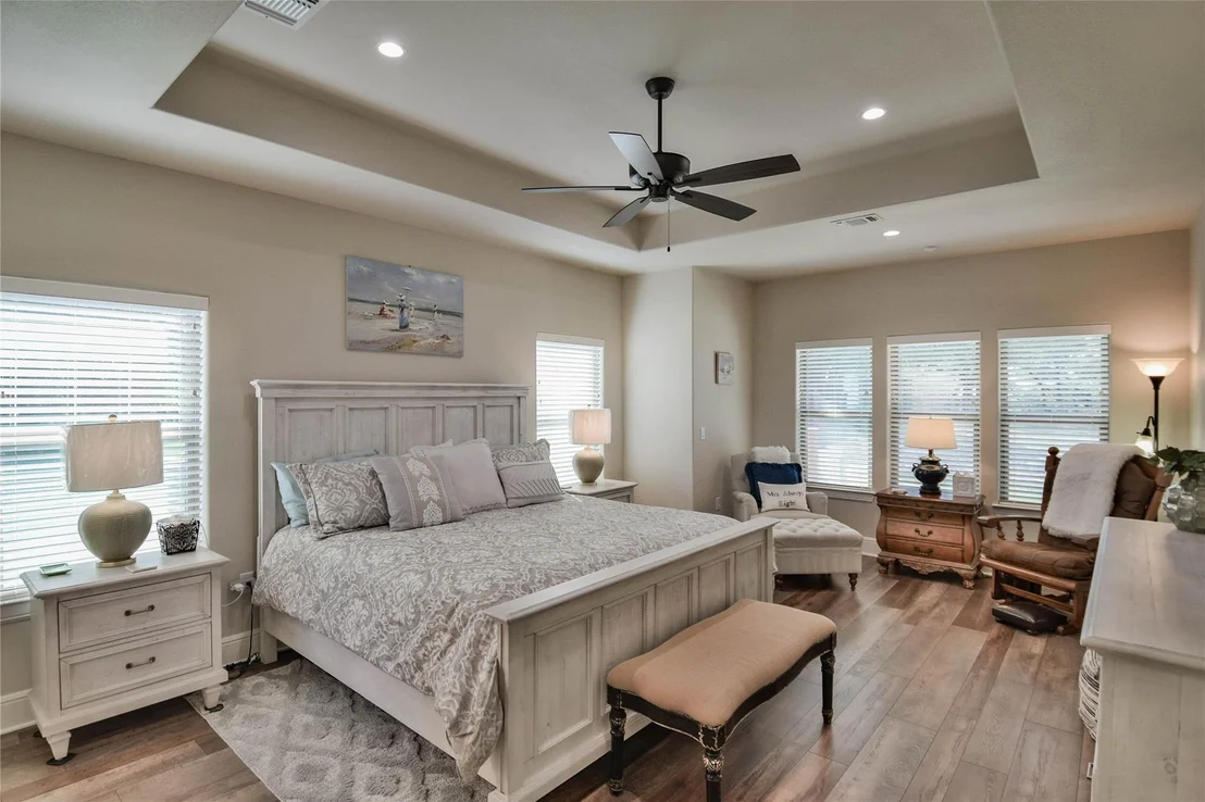 Photo of 8021 White Drive