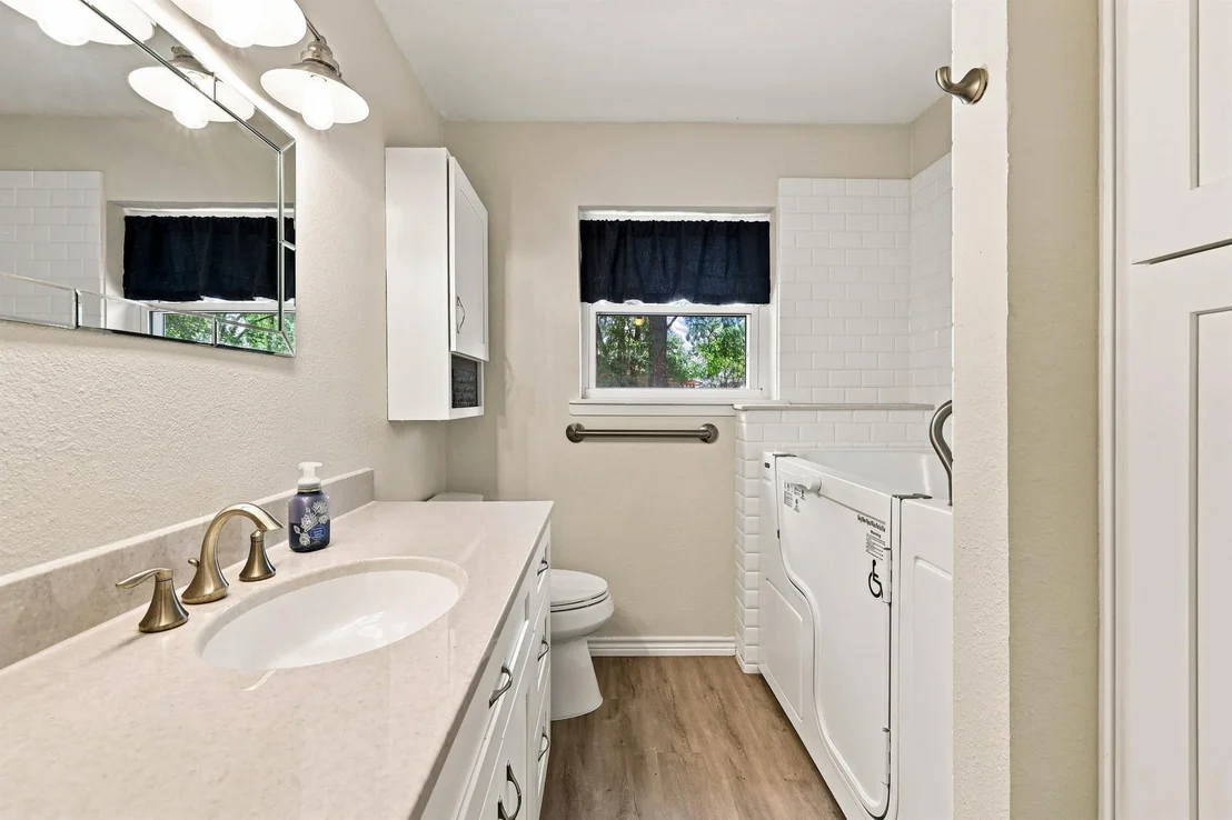 Photo of 21121 County Road 1291