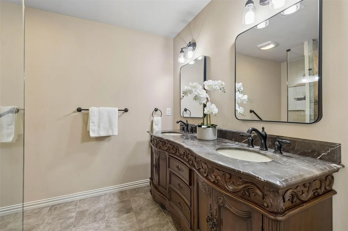 Photo of 8106 Woodside Road