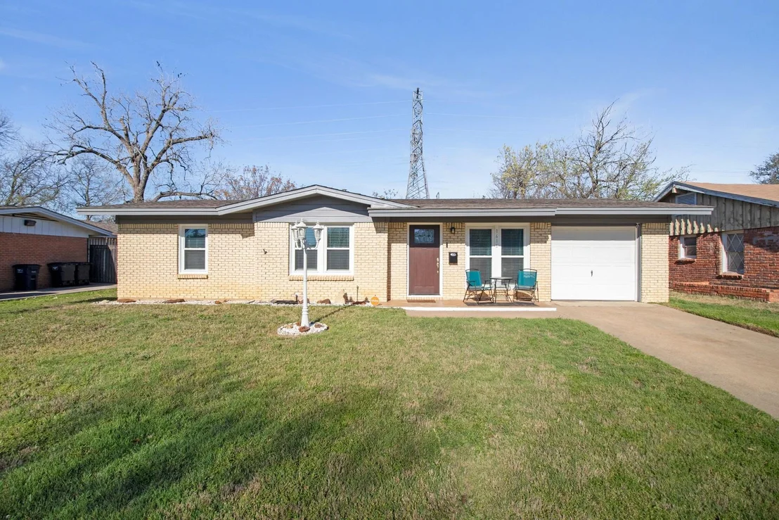 Photo of 1616 Grantland Circle