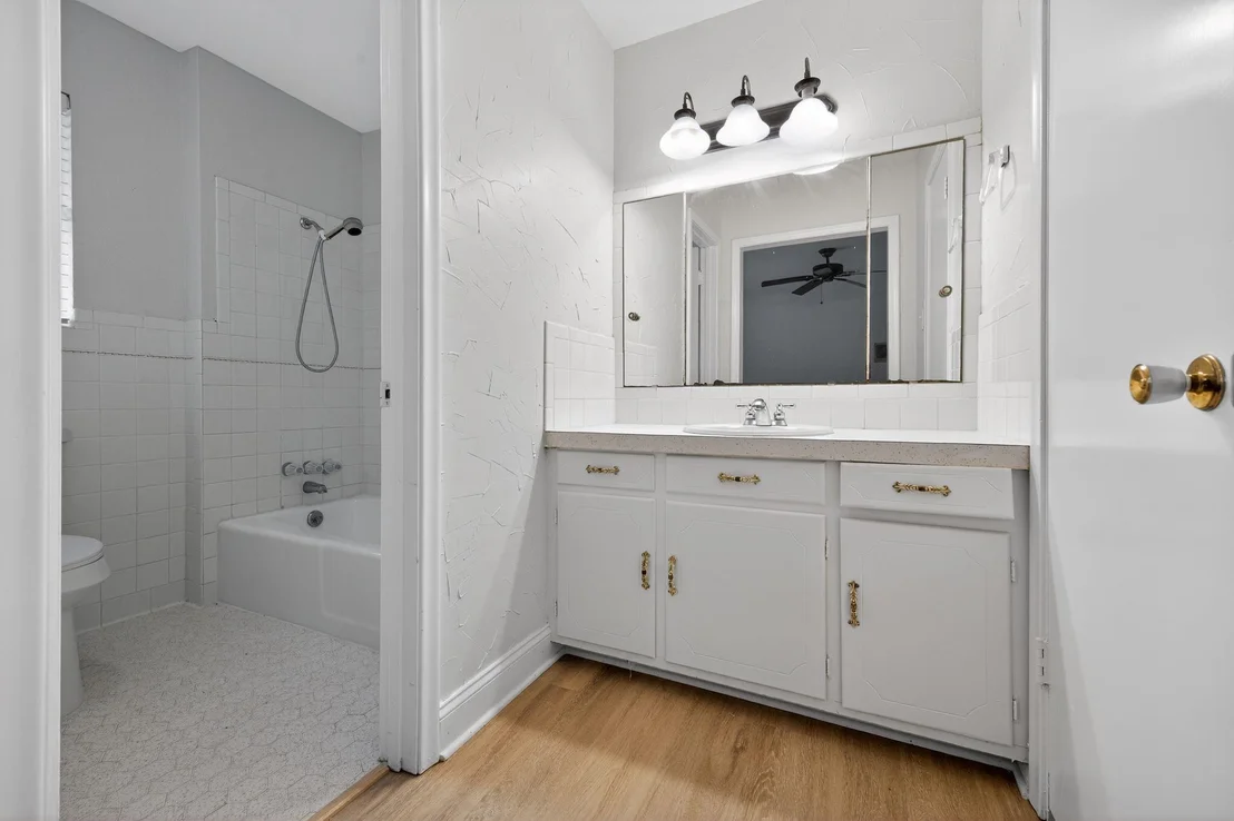 Photo of 1616 W Shields Drive