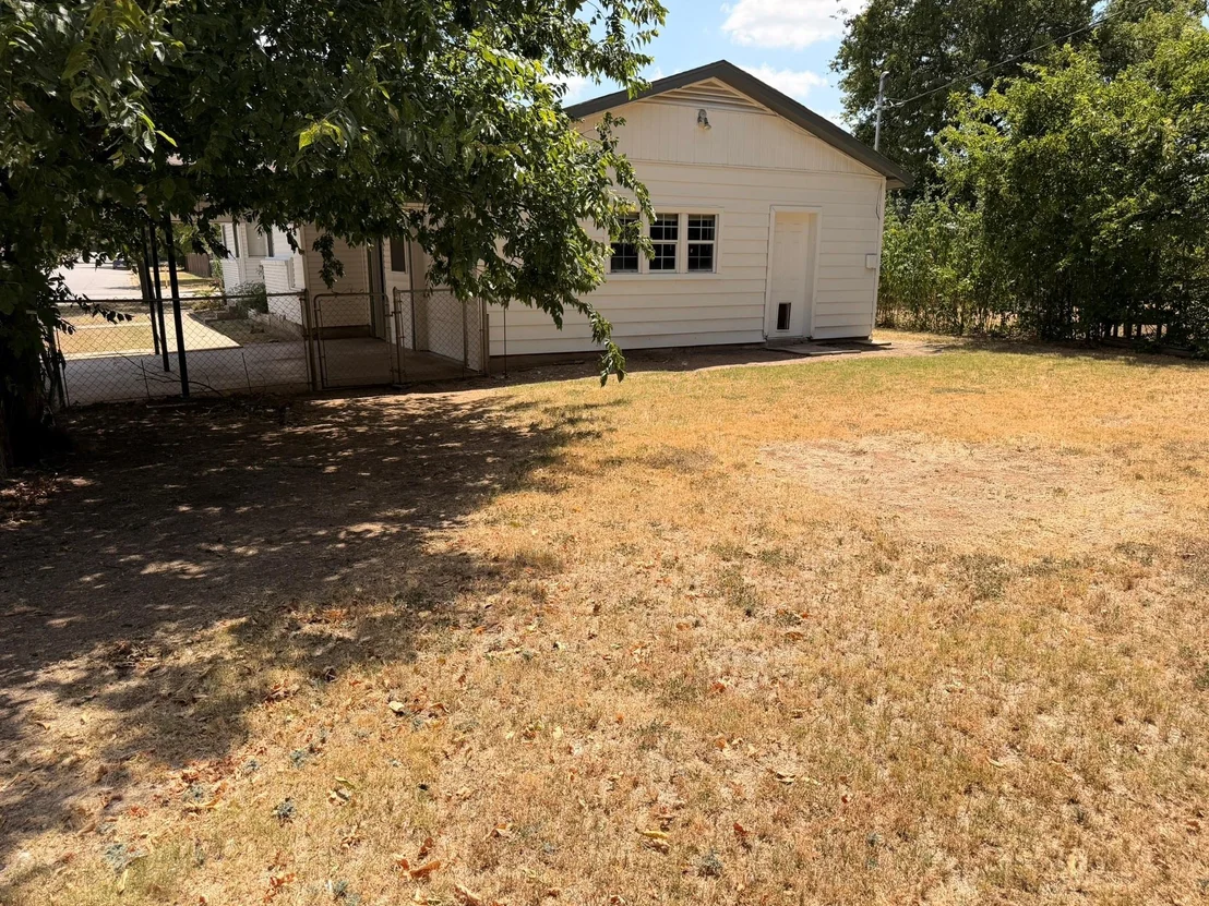 Photo of 1102 Poindexter Avenue