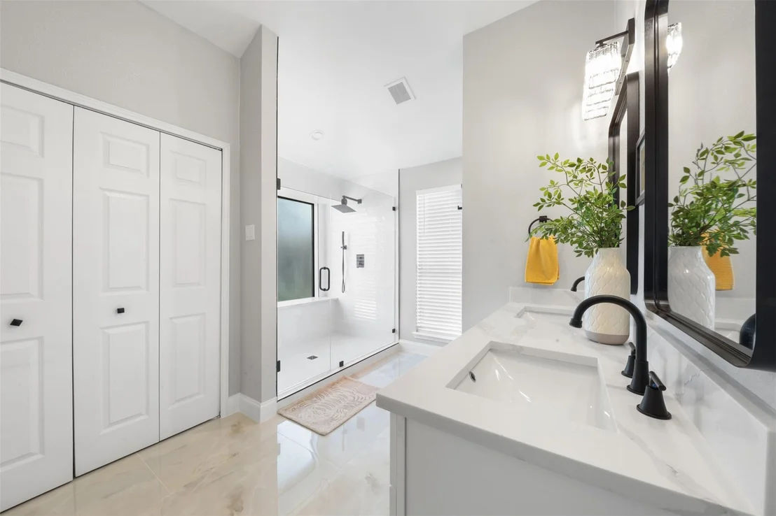 Photo of 6741 Biltmore Place