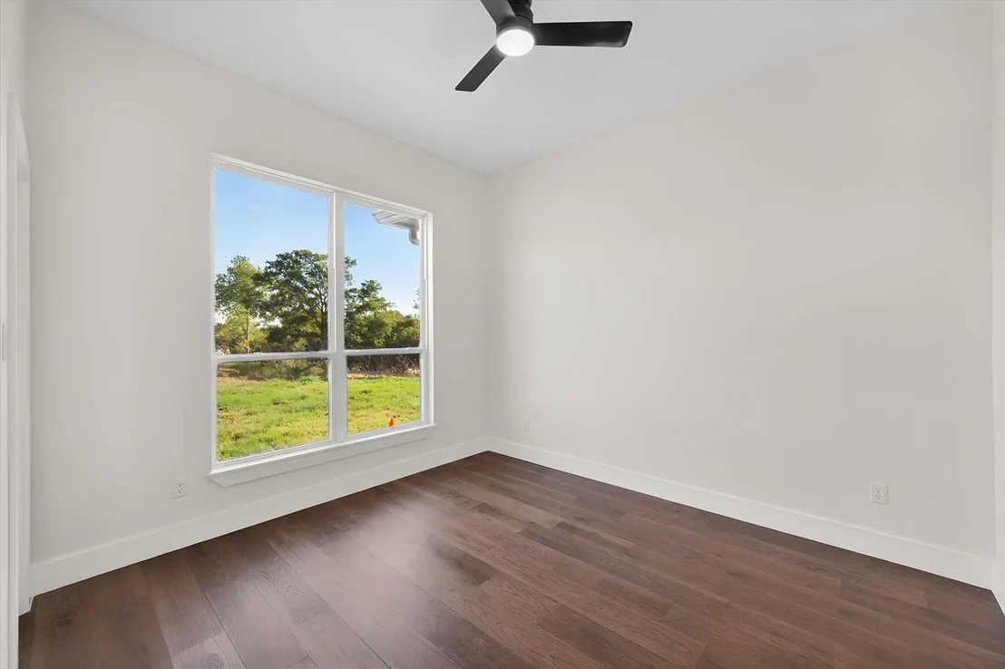 Photo of 554 Shoreside Drive