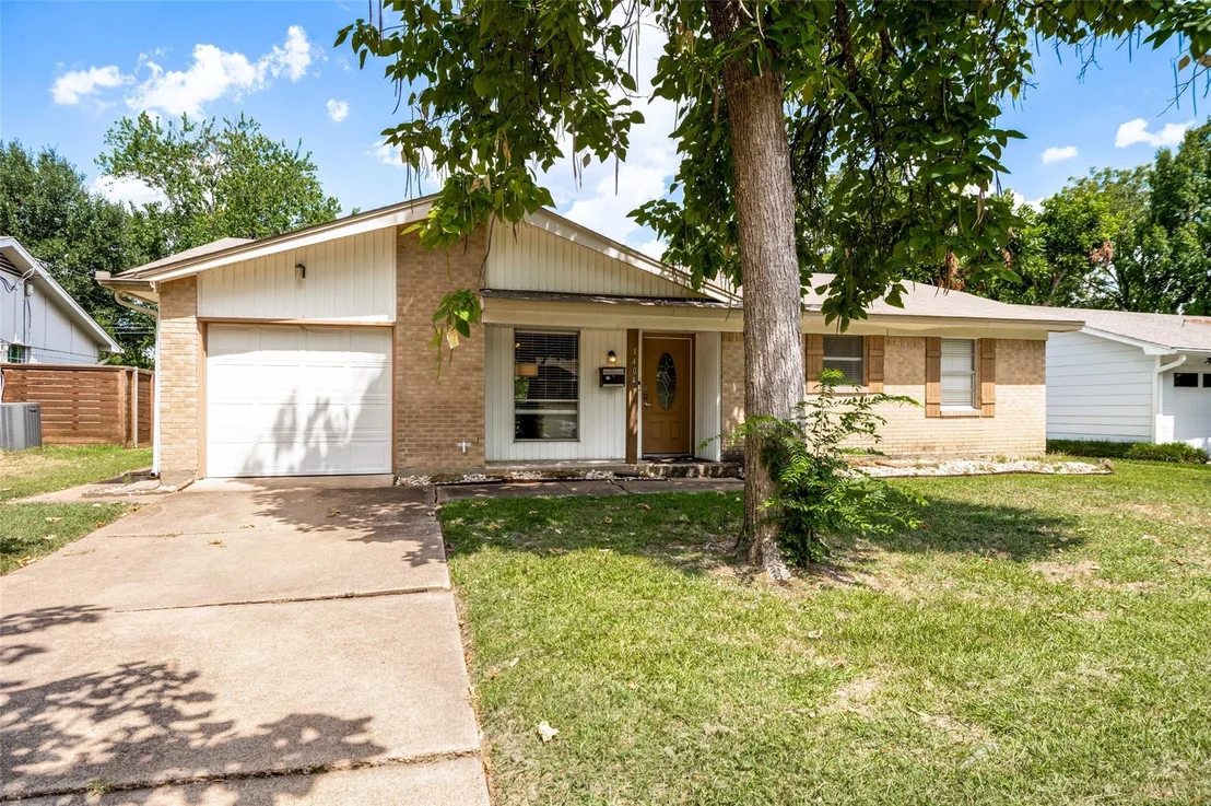 Photo of 1404 Timberlake Circle