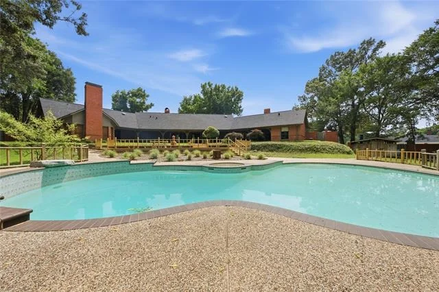 Photo of 112 Willowbrook Drive
