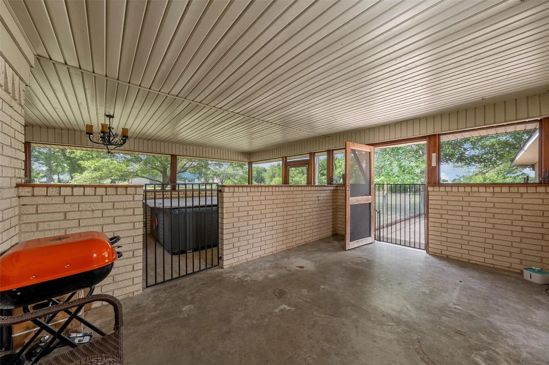 Photo of 5444 OLD LORENA Road