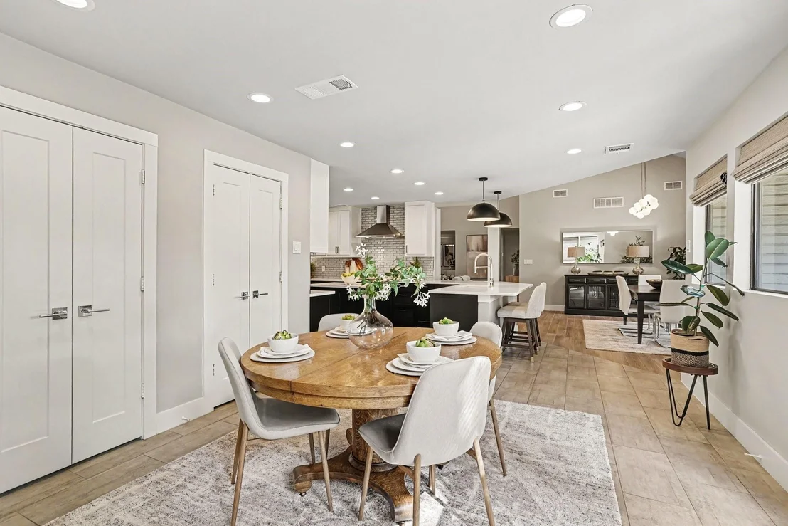 Photo of 2902 Ambleside Lane