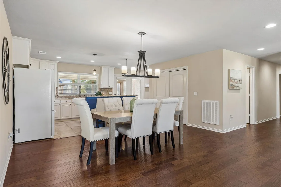 Photo of 8106 Woodside Road