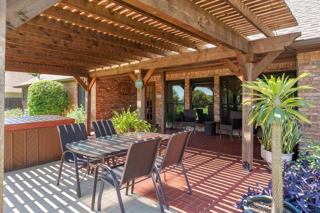 Photo of 10612 Live Oak Drive