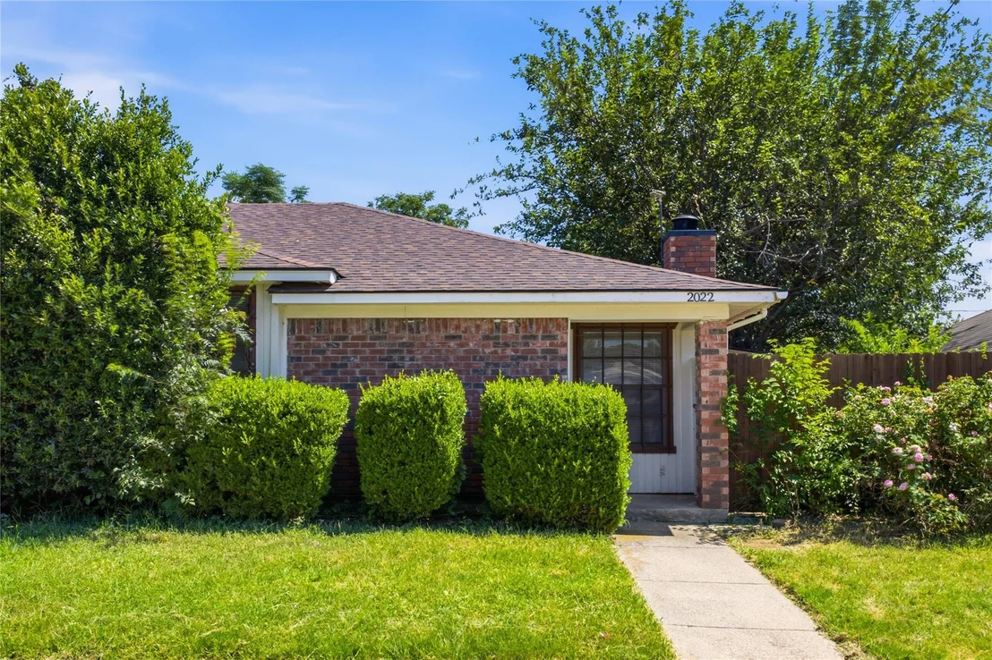 Photo of 2022 Minnie Drive